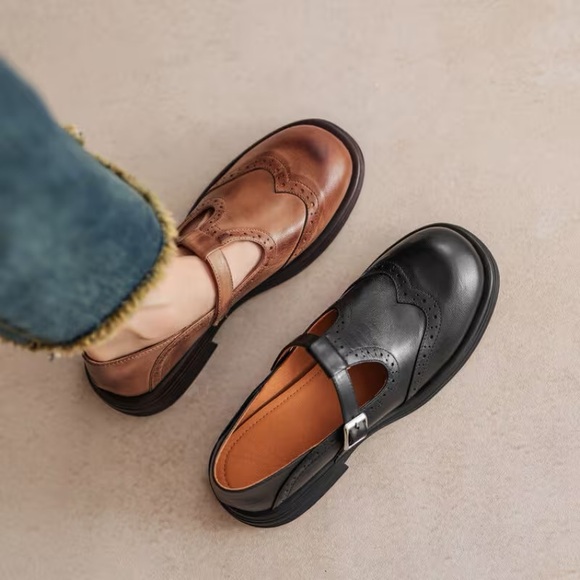 Junxon Shoes - Classic Black and Brown Women's Mary Jane Brogue Loafers size 8